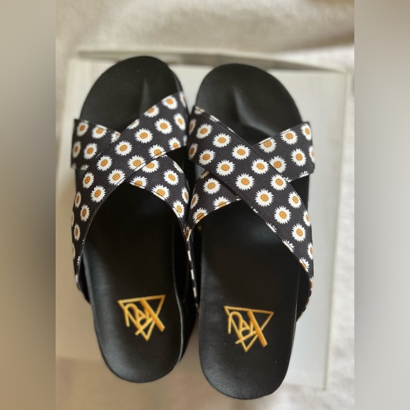 YRU daisy platform slides Retro ~90s ~Y2K ~Grunge era ~It Girl ~Heavier weight - Picture 2 of 8